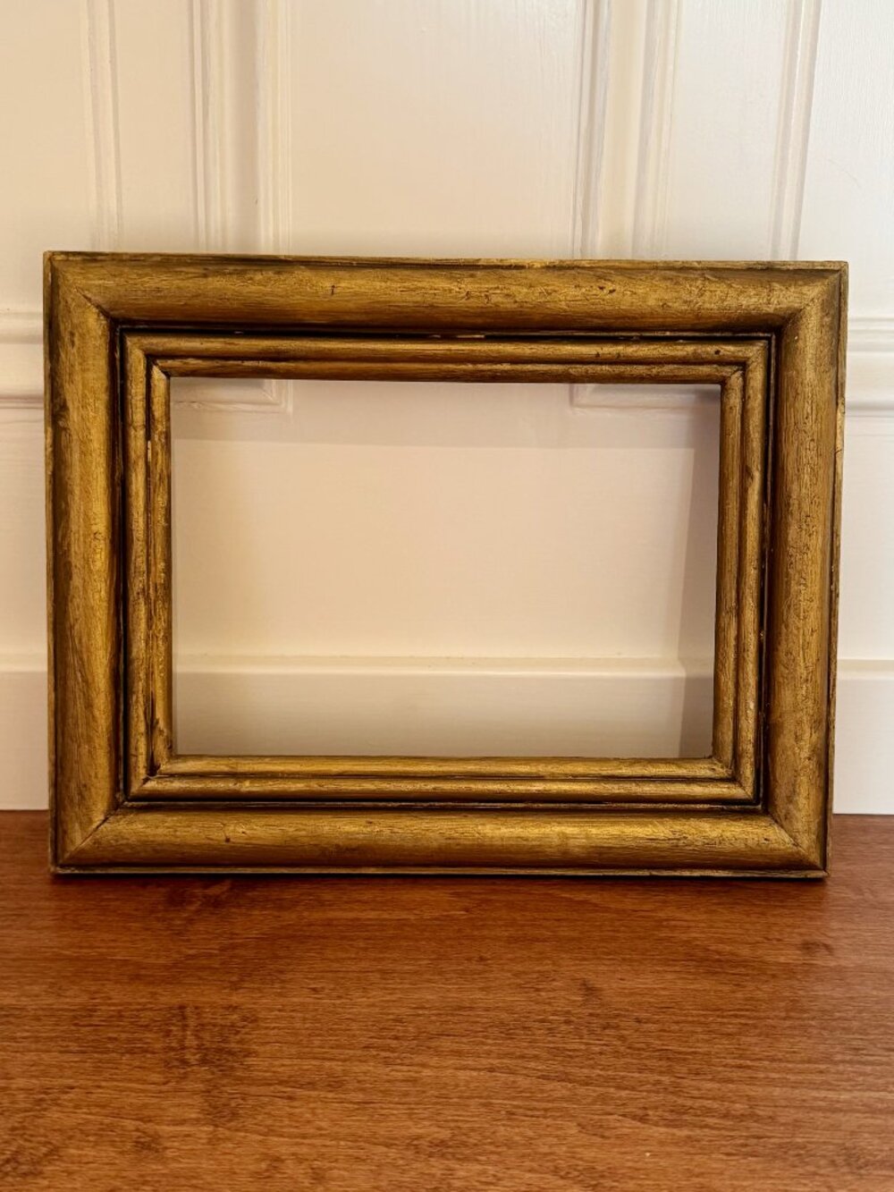 Vintage-Style Distressed Gold Wood Picture Frame – Fits 5x7 Art
